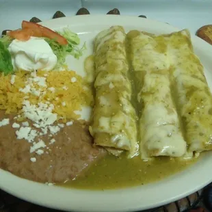 a plate of mexican food