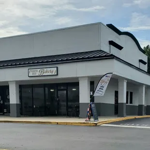 Puerto Rico Bakery in the Kingsway Shopping Center near Windhorst Rd.