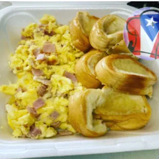 Tostadas con revoltillo..