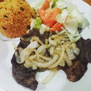 Bistec Encebollado