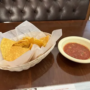 Com[complimentary chips and salsa