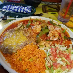 I had the fish filet a la ranchera with shrimp. The portions are huge, and very fresh tasting.