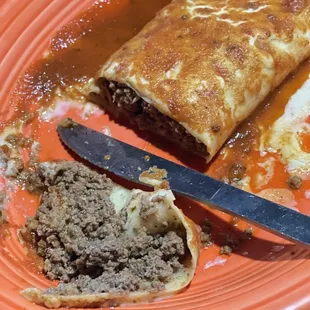 Steak burrito came with ground beef that tasted like its from a canned beef. Was very salty
