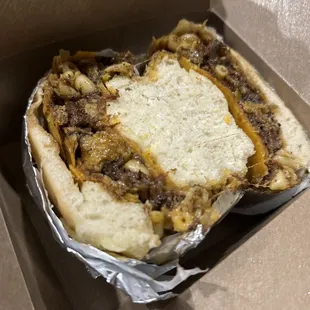 Beef Patty with Oxtail and Mac &amp; Cheese