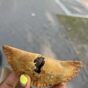 Jerk mushroom empanada- broken