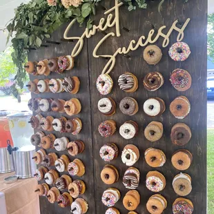 Puffy Cream donut wall