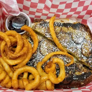 Monte Cristo Sandwich w/ Fries