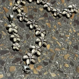 This picture doesn't do this set justice. The stones are pink and the set is beautiful! This was our first purchase in 2019.