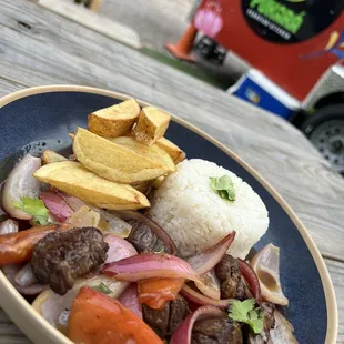 Lomo saltado