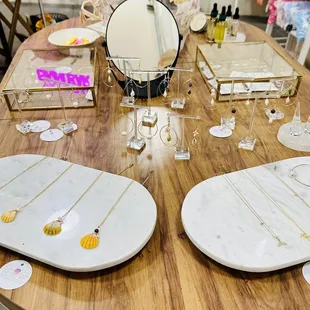 Beautiful sunshine shell jewelry