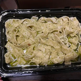 Fettuccine Pesto, very oily :(