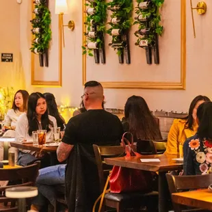 sushi and sashimi, interior