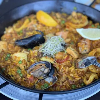 Traditional Paella Valencia