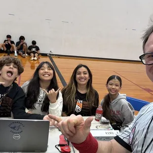 My table help crew! Pin to win!