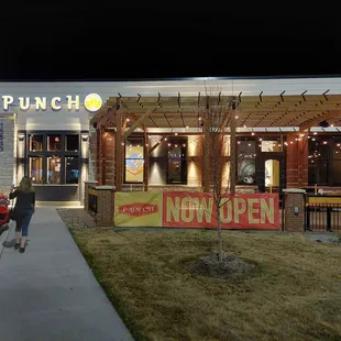 the outside of punch neapolitan