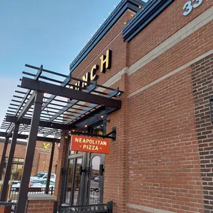 ramen and noodles, outside