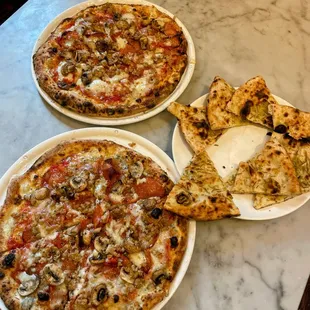 The Bruno with mushrooms instead of onions &amp; some focaccia