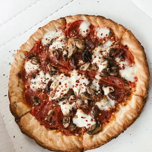 Gluten free buffalo mozzarella Maximus pizza