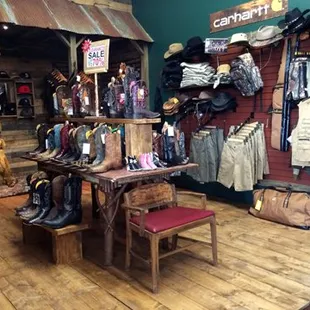 Men&apos;s Accessory Department