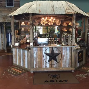 Checkout Counter / Hat Bar