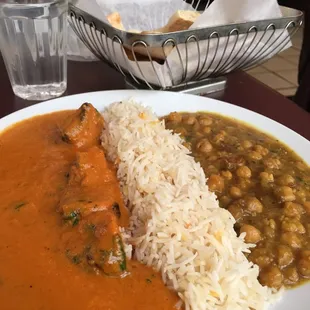 Tikka Masala Lunch Special. Choice of garbanzo bean or mixed vegetable side with naan. Such a good deal