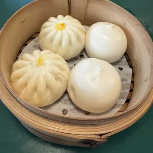 Veggie and egg custard buns