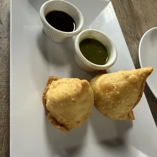 1. Vegetable Samosa (2)