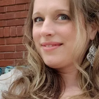 Robyn W.