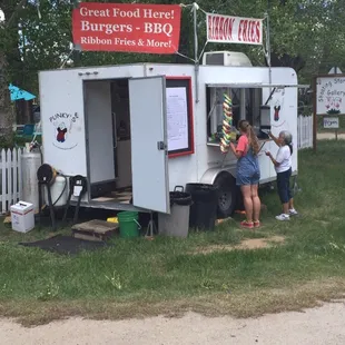 Punkys Food Trailer in Twin Lakes, CO