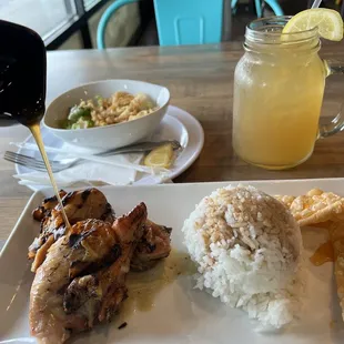 BBQ chicken lunch plate special, highly recommended and very delicious