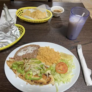 Filete de Pescado and grilled veggies