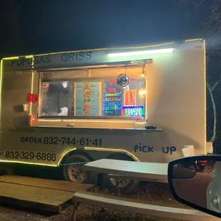 Pupusas Griss food truck