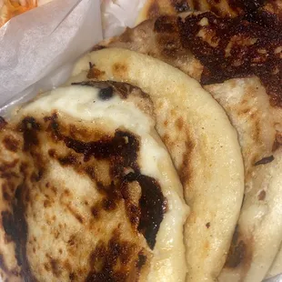 Frijoles y Queso Pupusa  Pollo y Queso Pupusa