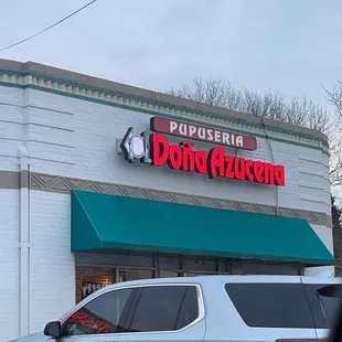 the outside of a restaurant