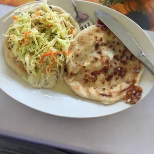 Chicharron Con Queso Pupusas