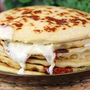 PUPUSAS DE QUESO (queso mozzarella)