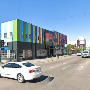 UBICADOS EN EL MERCADO CENTRAL, MPLS.