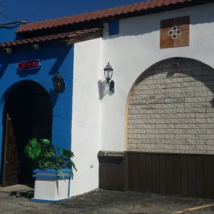 Hal Rental. I wanna rent Hal!