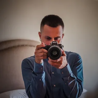 Yoni L.