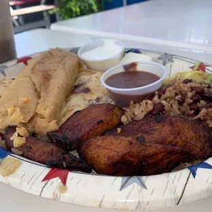 Comida salvadoreña.