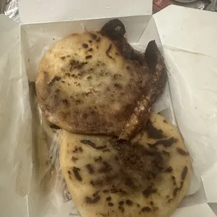 Pupusas del restaurant metapan  Aparte de quemadas  Orden equivocada