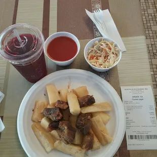 Yuca con chicharon