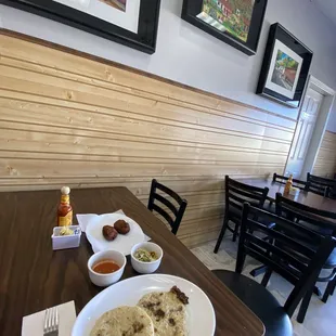 El lugar es muy limpio y las pupusas deliciosas.