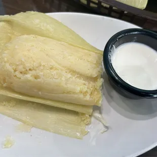 Tamal de Elote con Crema Al Vapor