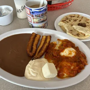#12. Huevos Rancheros con café