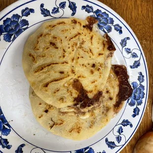 Pupusa mixta
