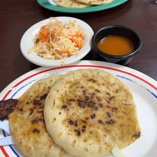 Papusas mixta, curtido and sauce