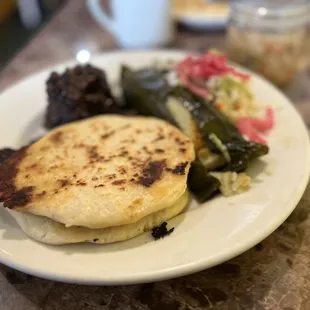 Pupuseria Y Restaurante Platano