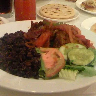 Queso y Loroco Pupusa