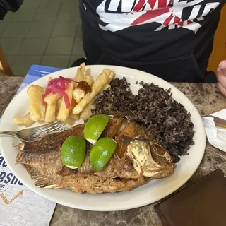 Pescado Frito Plate